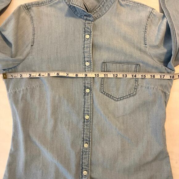 J. Crew Denim Shirt Womens Size XS Light Wash 100% Cotton Button Down Casual - Picture 9 of 12